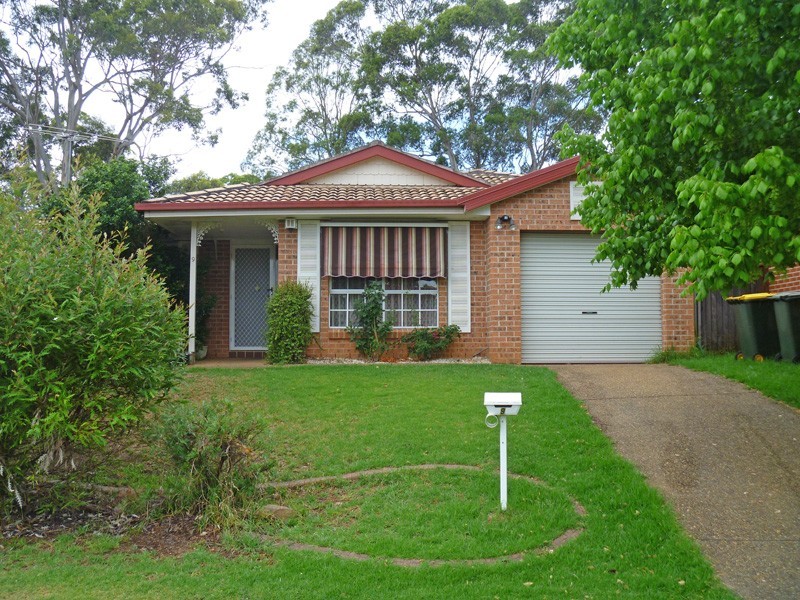9 Gadshill Place, Rosemeadow NSW 2560