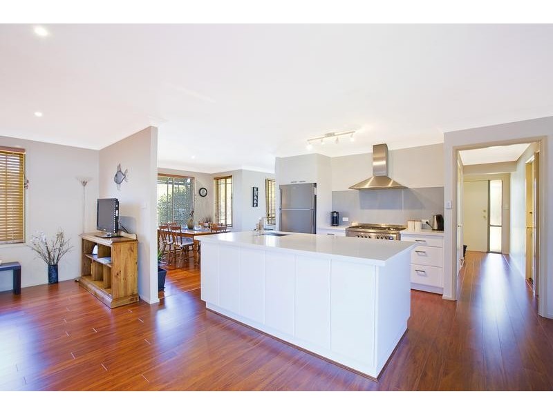 2 Vale CCT, Narellan Vale NSW 2567