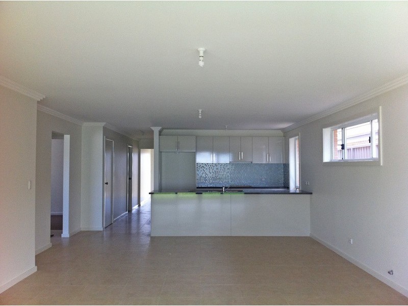 11 Percival Ave, Ingleburn NSW 2565