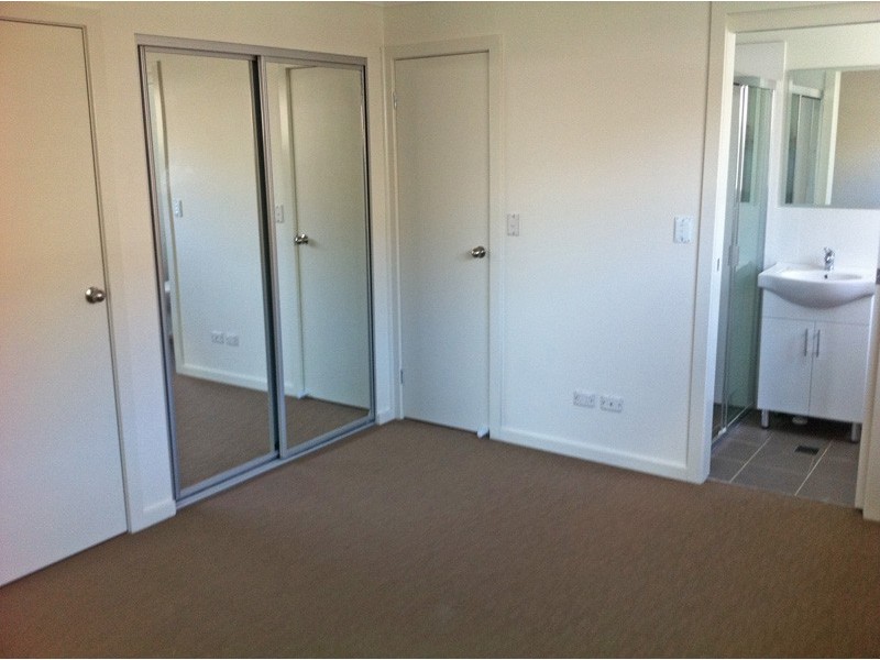 13 Percival Ave, Ingleburn NSW 2565