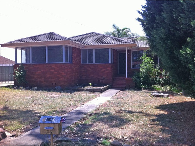 24 Carrington Circuit, Leumeah NSW 2560