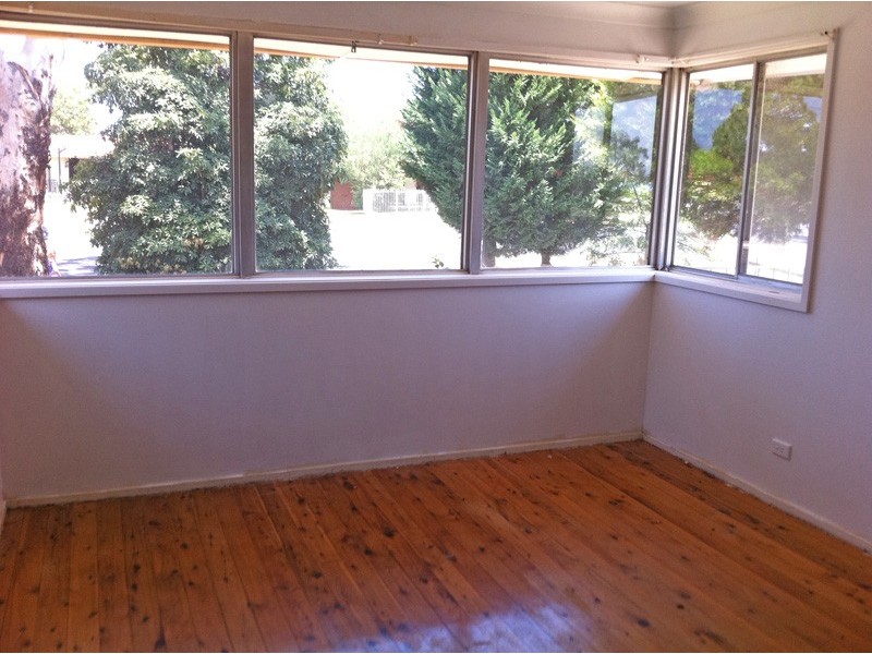 24 Carrington Circuit, Leumeah NSW 2560