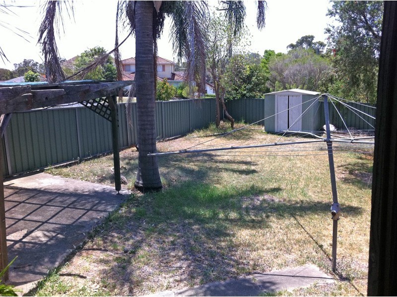 24 Carrington Circuit, Leumeah NSW 2560