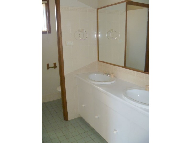 20 Kellerman Drive, St Helens Park NSW 2560