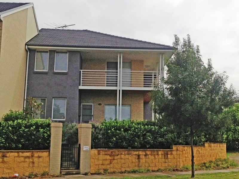 20 Parkside Crescent, Campbelltown NSW 2560