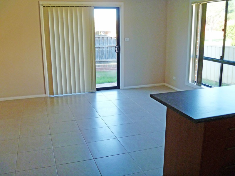 1 Canadian Place, Kearns NSW 2558