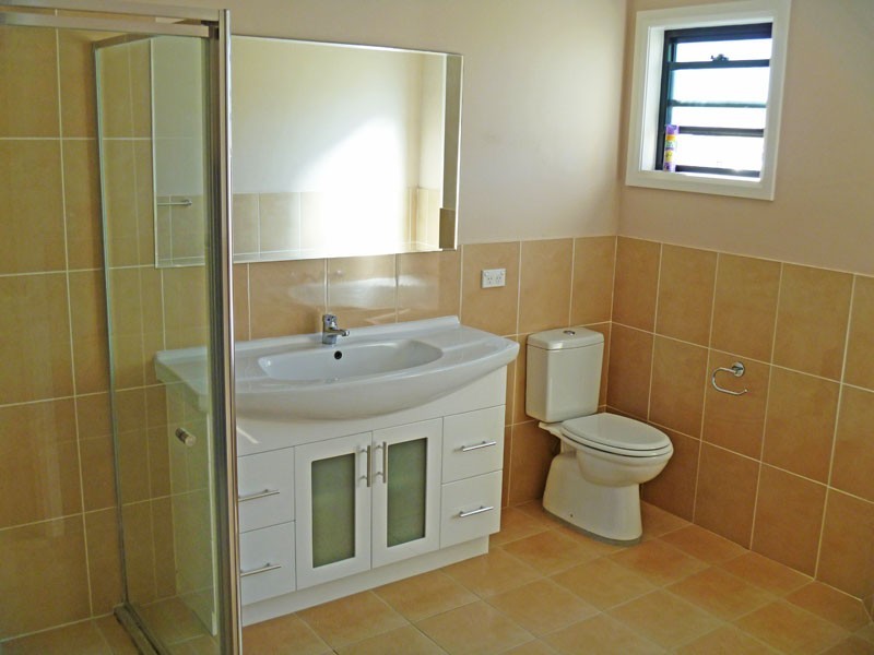 1 Canadian Place, Kearns NSW 2558