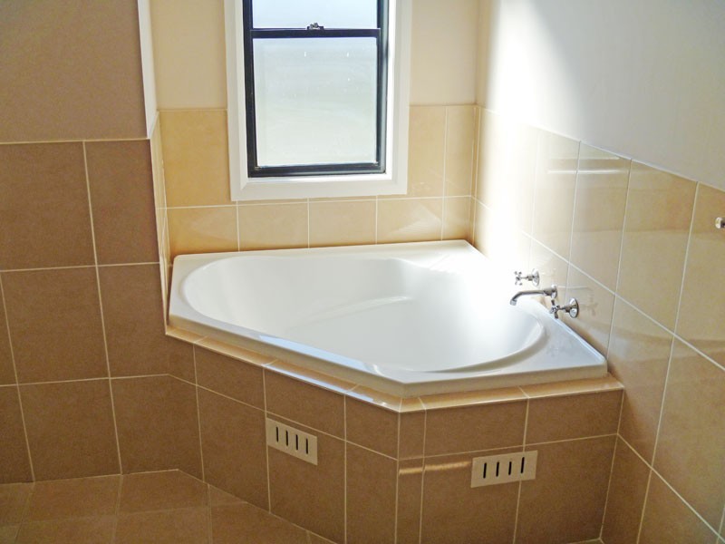 1 Canadian Place, Kearns NSW 2558