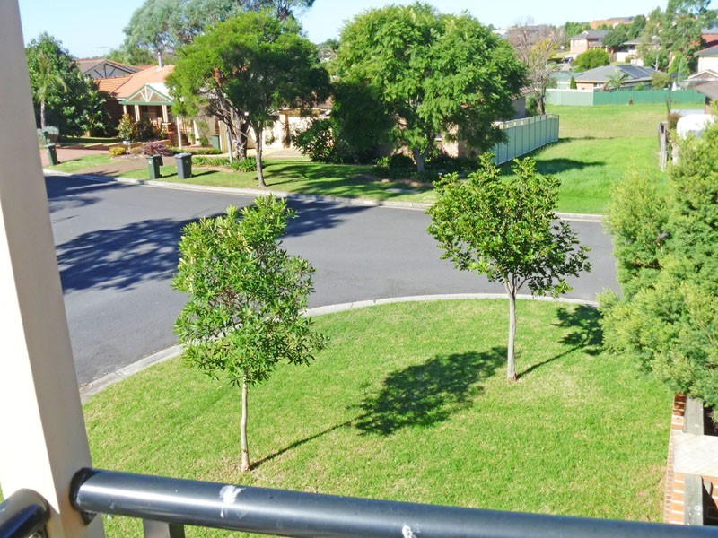 1 Canadian Place, Kearns NSW 2558