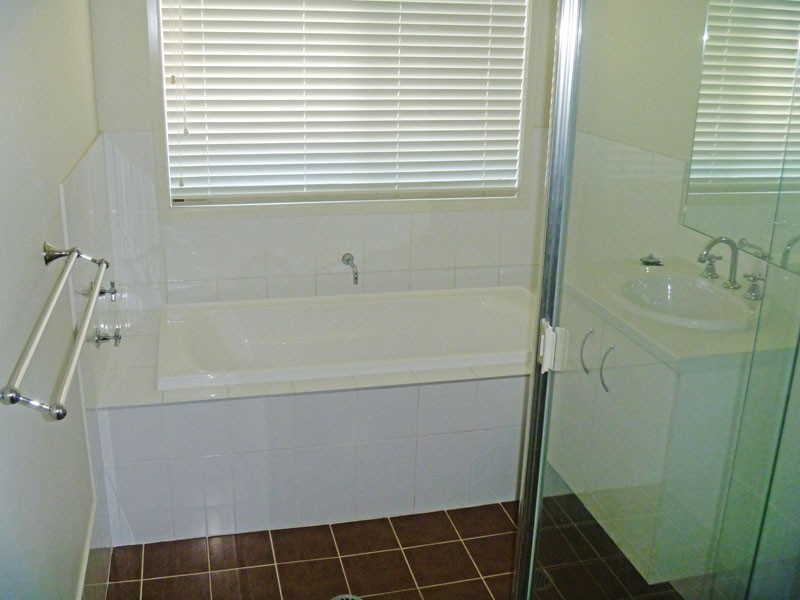 14 Delaware St, Spring Farm NSW 2570
