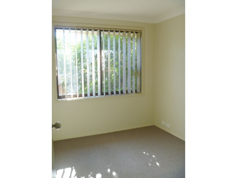 12 Loire Place, Kearns NSW 2558