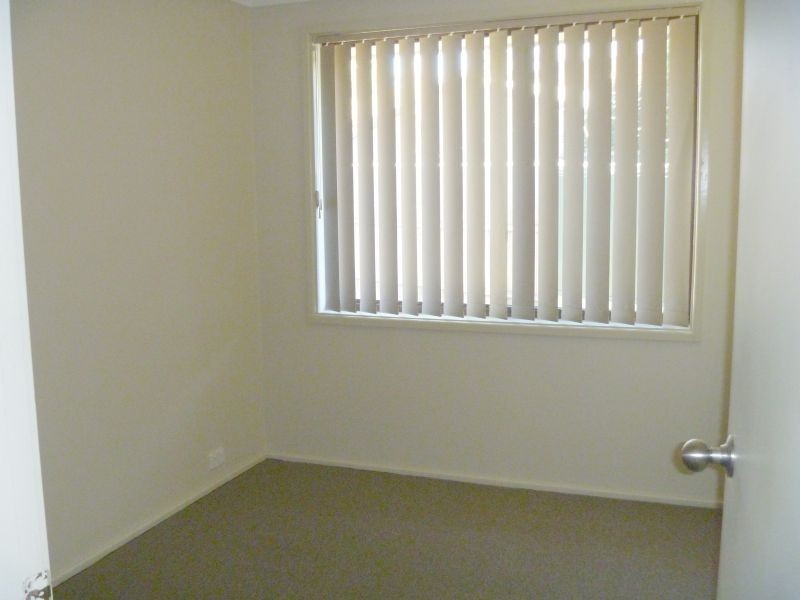 12 Loire Place, Kearns NSW 2558