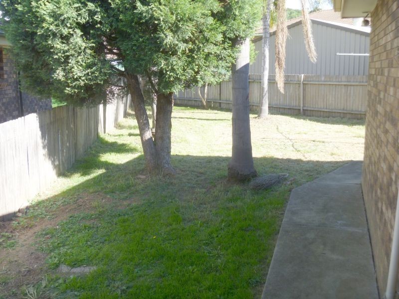 12 Loire Place, Kearns NSW 2558