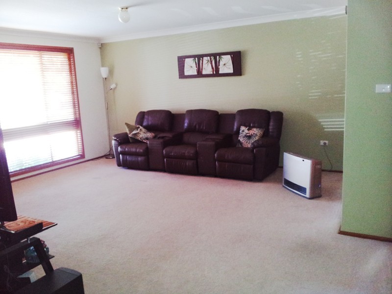 10 Amazon Place, Kearns NSW 2558