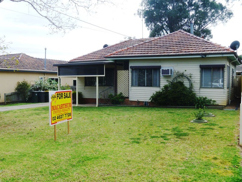 20 Chisholm Crescent, Campbelltown NSW 2560