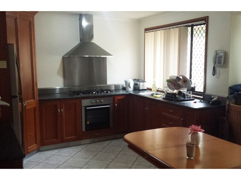 13 Wintaroo Cres, St Helens Park NSW 2560