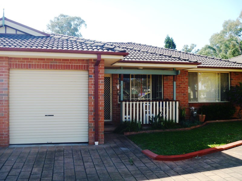 2/9 Macquarie Rd, Ingleburn NSW 2565