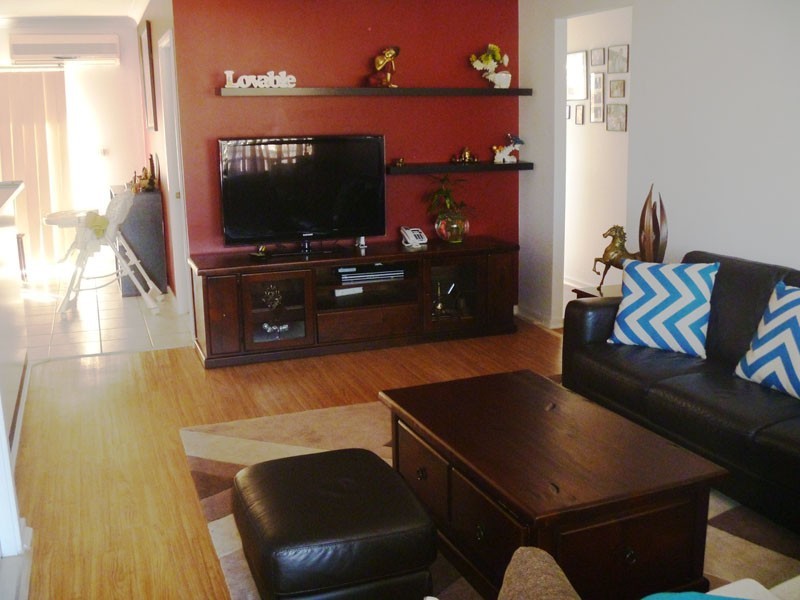 2/9 Macquarie Rd, Ingleburn NSW 2565