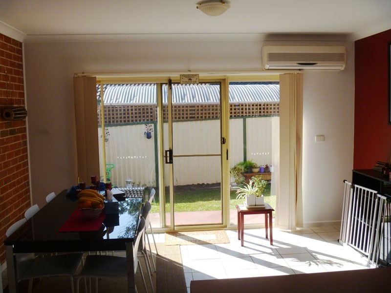 2/9 Macquarie Rd, Ingleburn NSW 2565