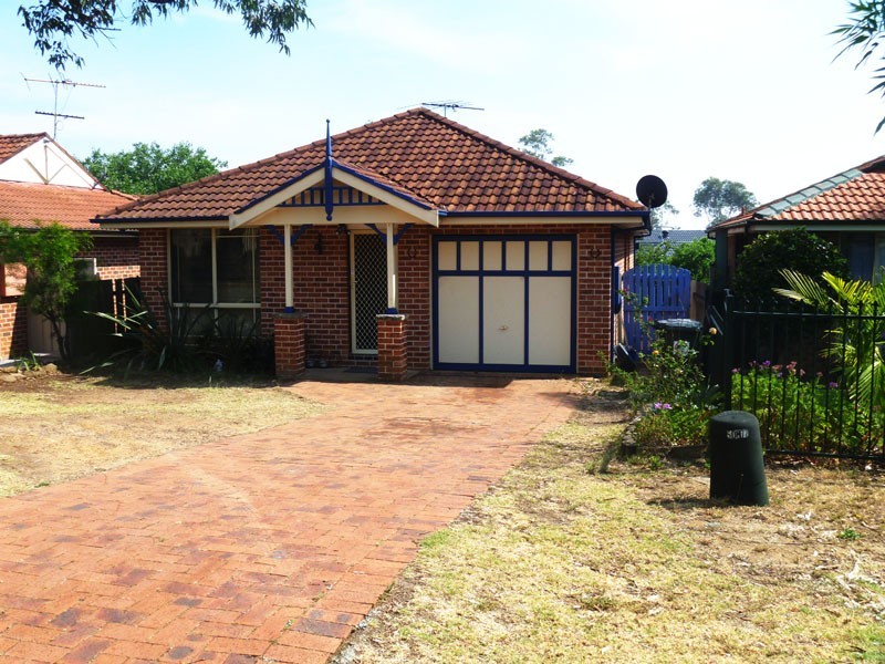 52 Carbasse Crescent, St Helens Park NSW 2560
