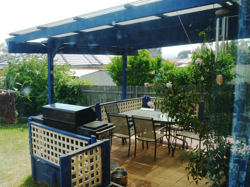 52 Carbasse Crescent, St Helens Park NSW 2560