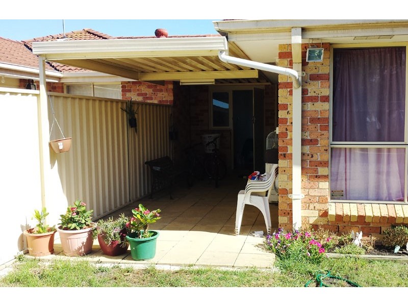 1/64 Ironside Ave, St Helens Park NSW 2560