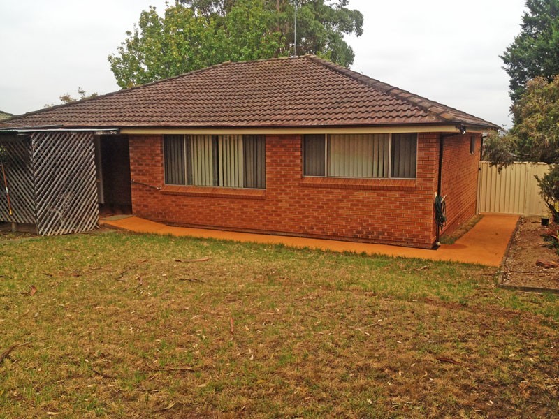30 Lorikeet Ave, Ingleburn NSW 2565