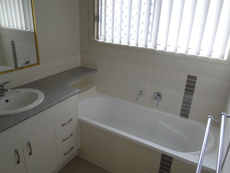 85 Summerfields Dr, Caboolture QLD 4510