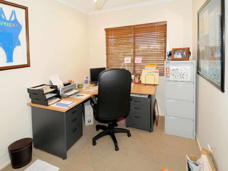 1 Saba Pl, Kawana Island QLD 4575