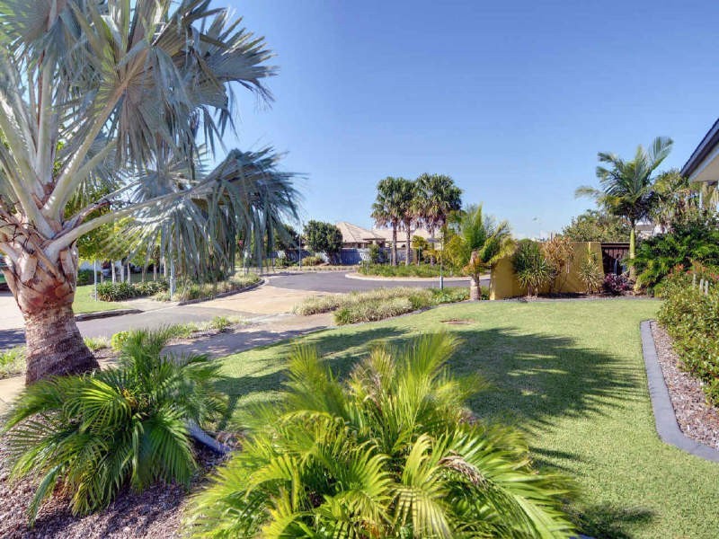 1 Saba Pl, Kawana Island QLD 4575