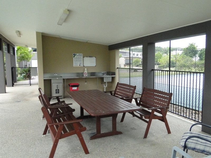 2/2 Lakehead Dve, Sippy Downs QLD 4556