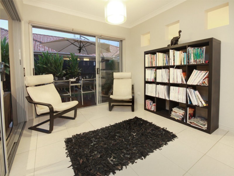 112 Grand Parade, Parrearra QLD 4575