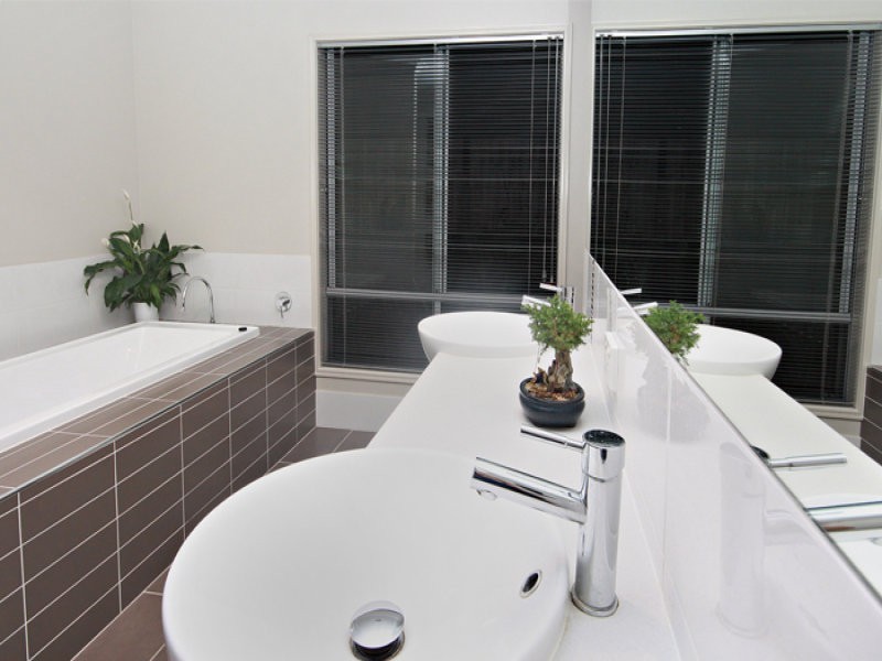 112 Grand Parade, Parrearra QLD 4575