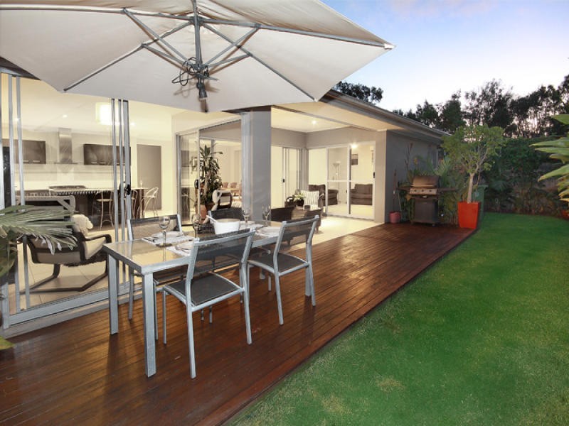 112 Grand Parade, Parrearra QLD 4575