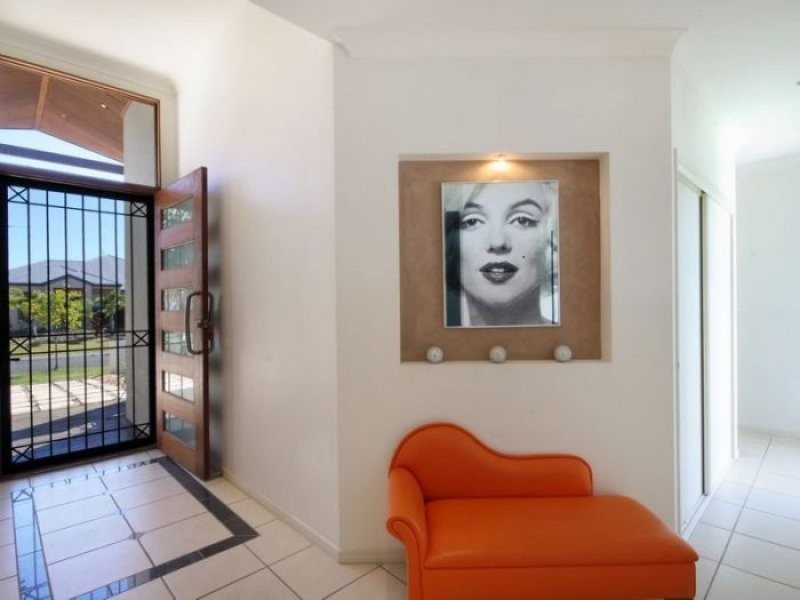 5 Abaco St, Kawana Island QLD 4575