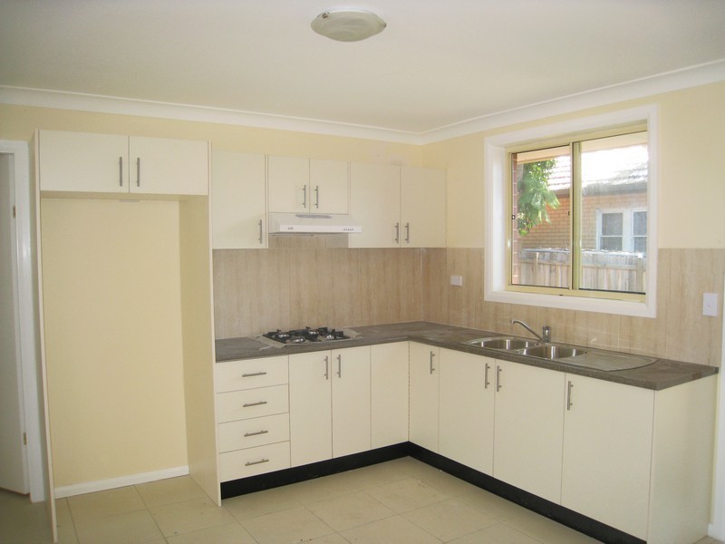 48 Baumans Rd, Peakhurst NSW 2210