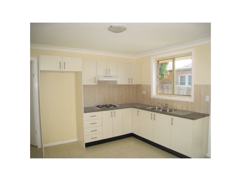48 Baumans Rd, Peakhurst NSW 2210