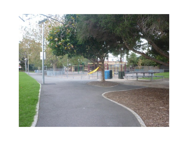 1/20 Orange Grove, St Kilda East VIC 3183