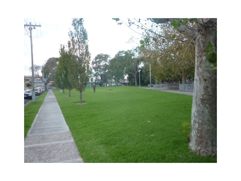 1/20 Orange Grove, St Kilda East VIC 3183