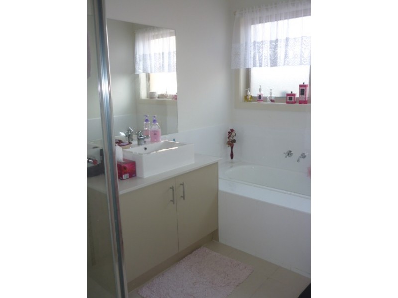 43 Syme Road, Pakenham VIC 3810