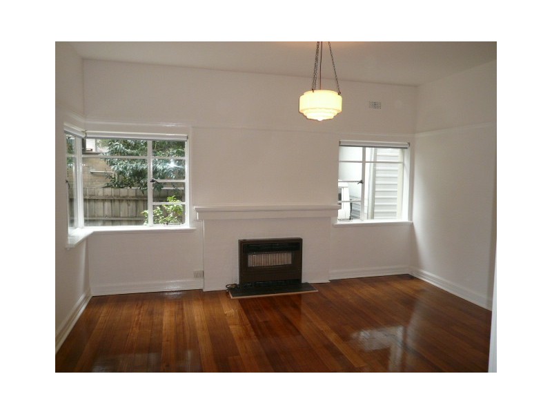 2/16 Charnwood Road, St Kilda VIC 3182