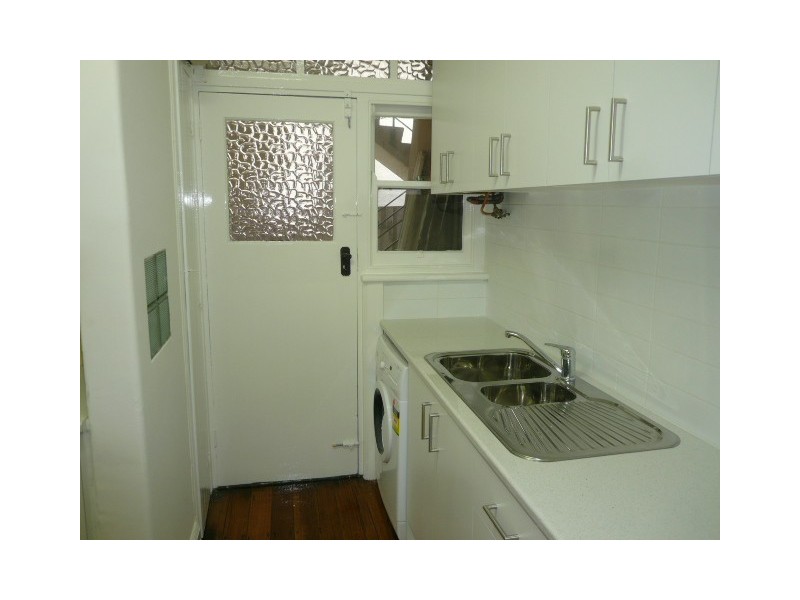 2/16 Charnwood Road, St Kilda VIC 3182