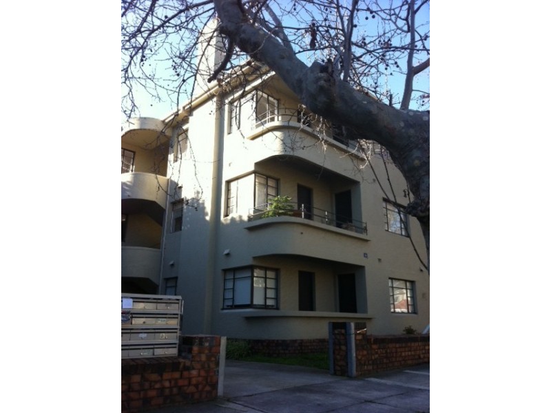 2/16 Charnwood Road, St Kilda VIC 3182