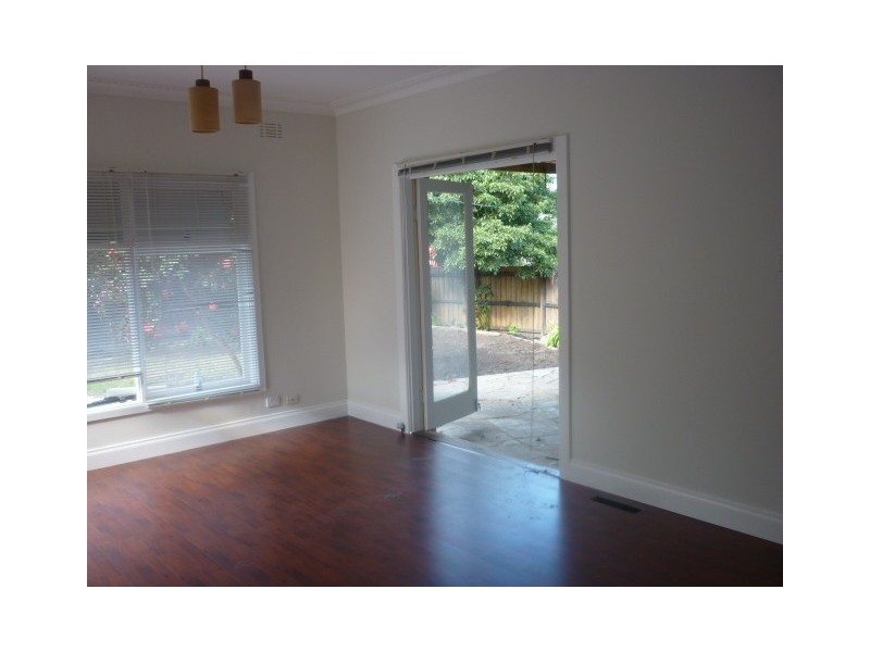 70 Heatherdale Road, Mitcham VIC 3132