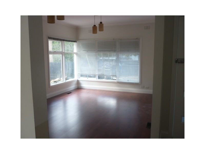 70 Heatherdale Road, Mitcham VIC 3132