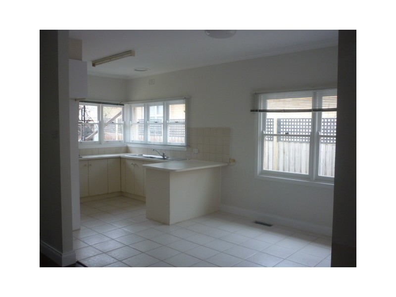 70 Heatherdale Road, Mitcham VIC 3132