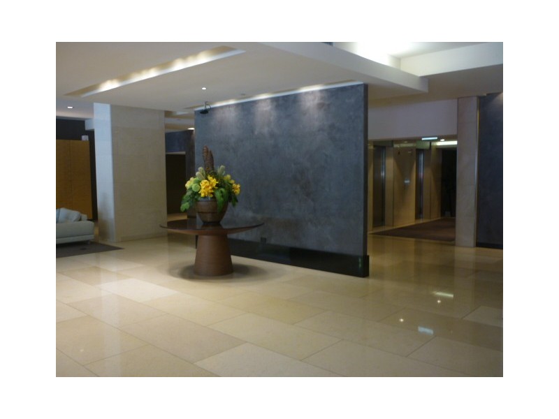 1011/80 Clarendon Street, Southbank VIC 3006