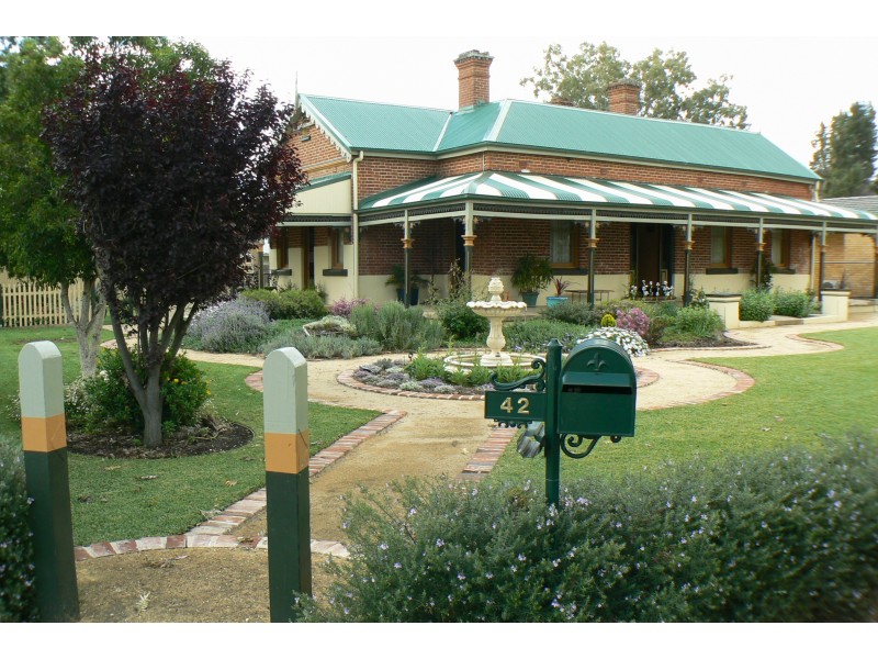 42 Strafford St, Manilla NSW 2346