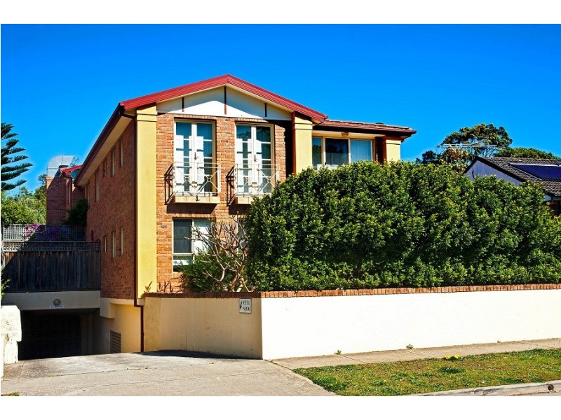 2/27 New Orleans Crescent, Maroubra NSW 2035