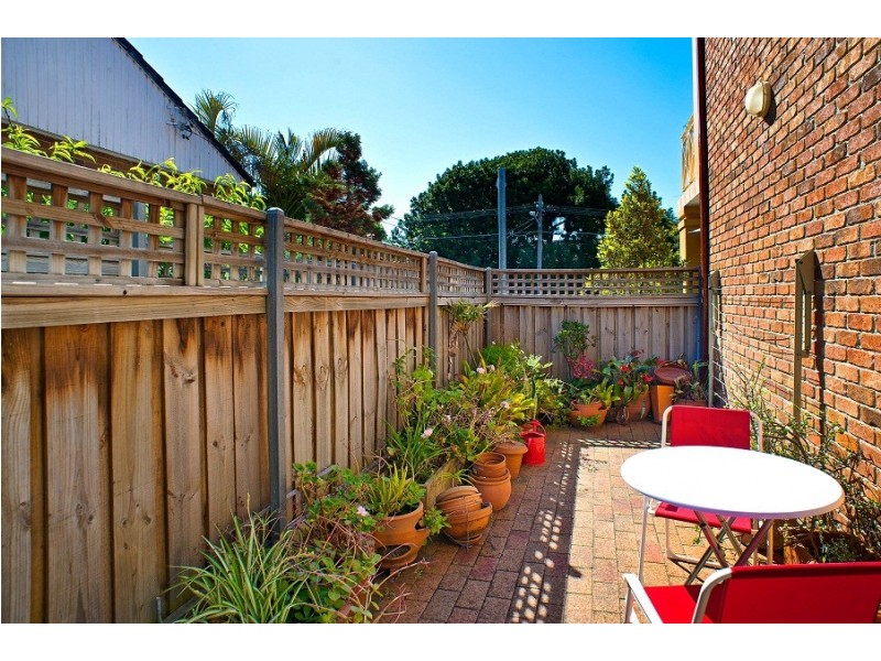 2/27 New Orleans Crescent, Maroubra NSW 2035